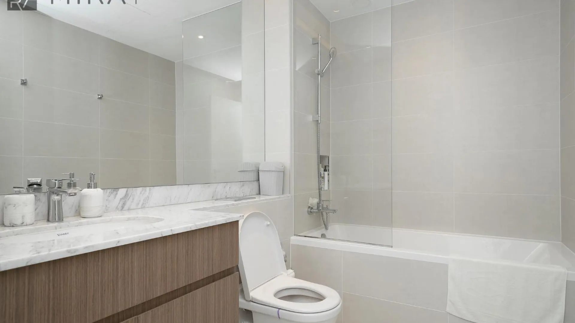 Mira Holiday Homes - Luxury 2 Bedroom In Le Pont Dubai