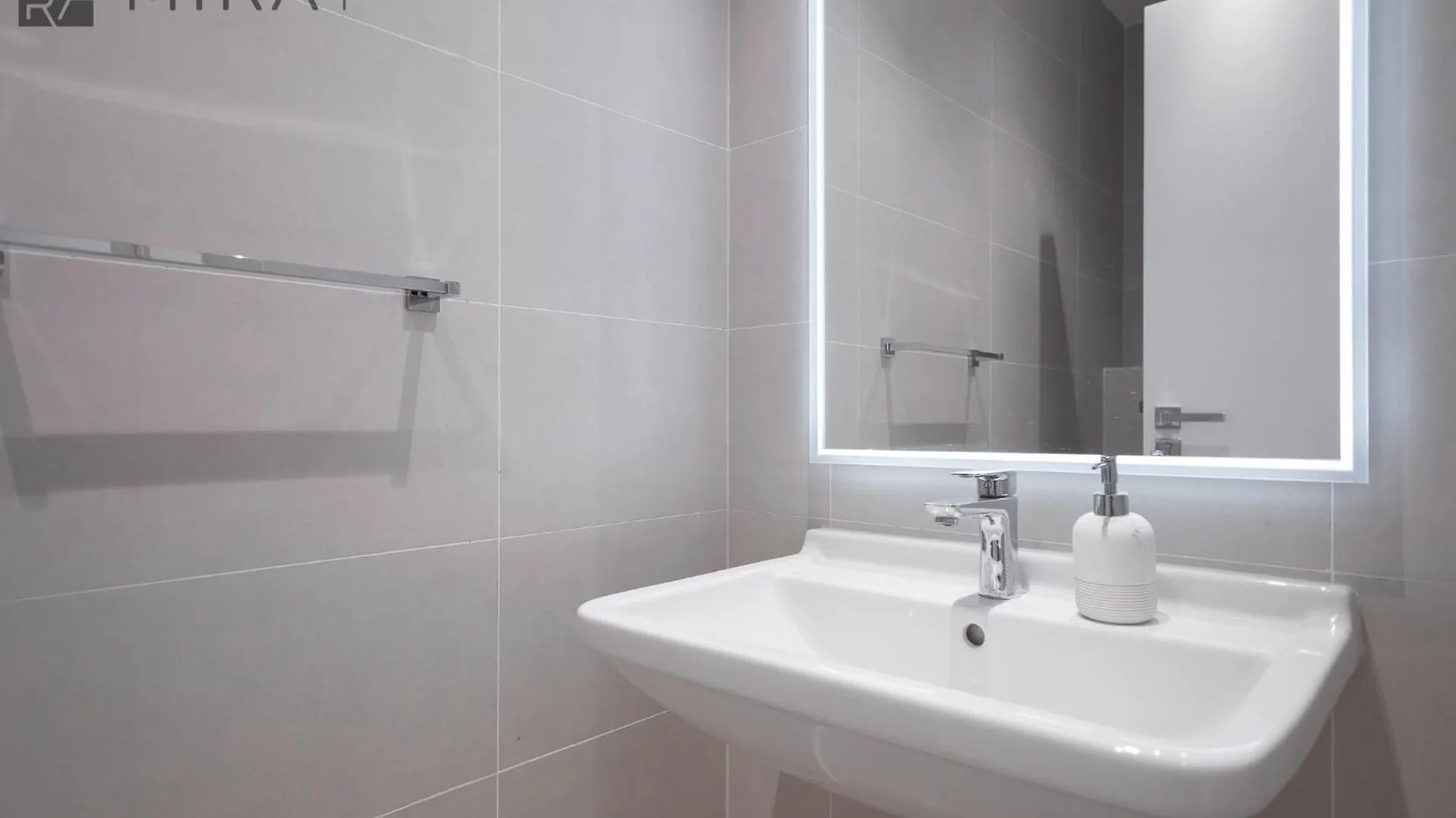 Mira Holiday Homes - Luxury 2 Bedroom In Le Pont Dubai 0*,  United Arab Emirates