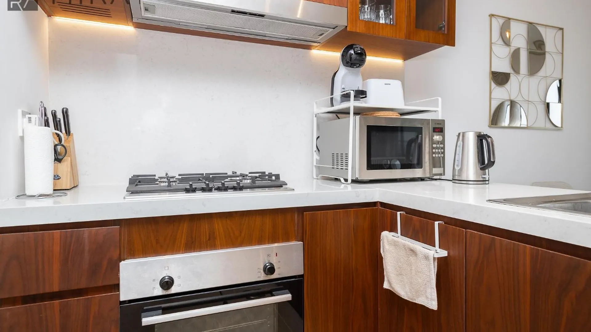 Mira Holiday Homes - Luxury 2 Bedroom In Le Pont Dubai Apartment
