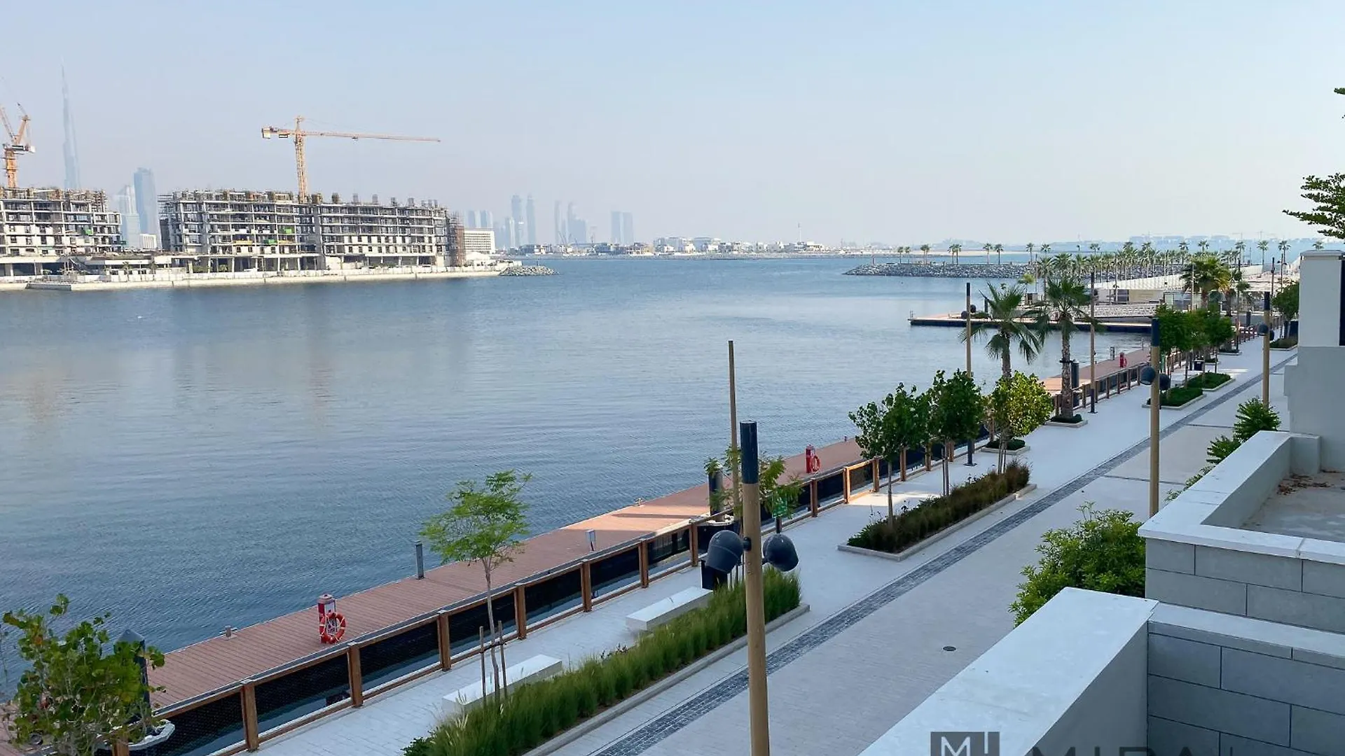 Apartment Mira Holiday Homes - Luxury 2 Bedroom In Le Pont Dubai